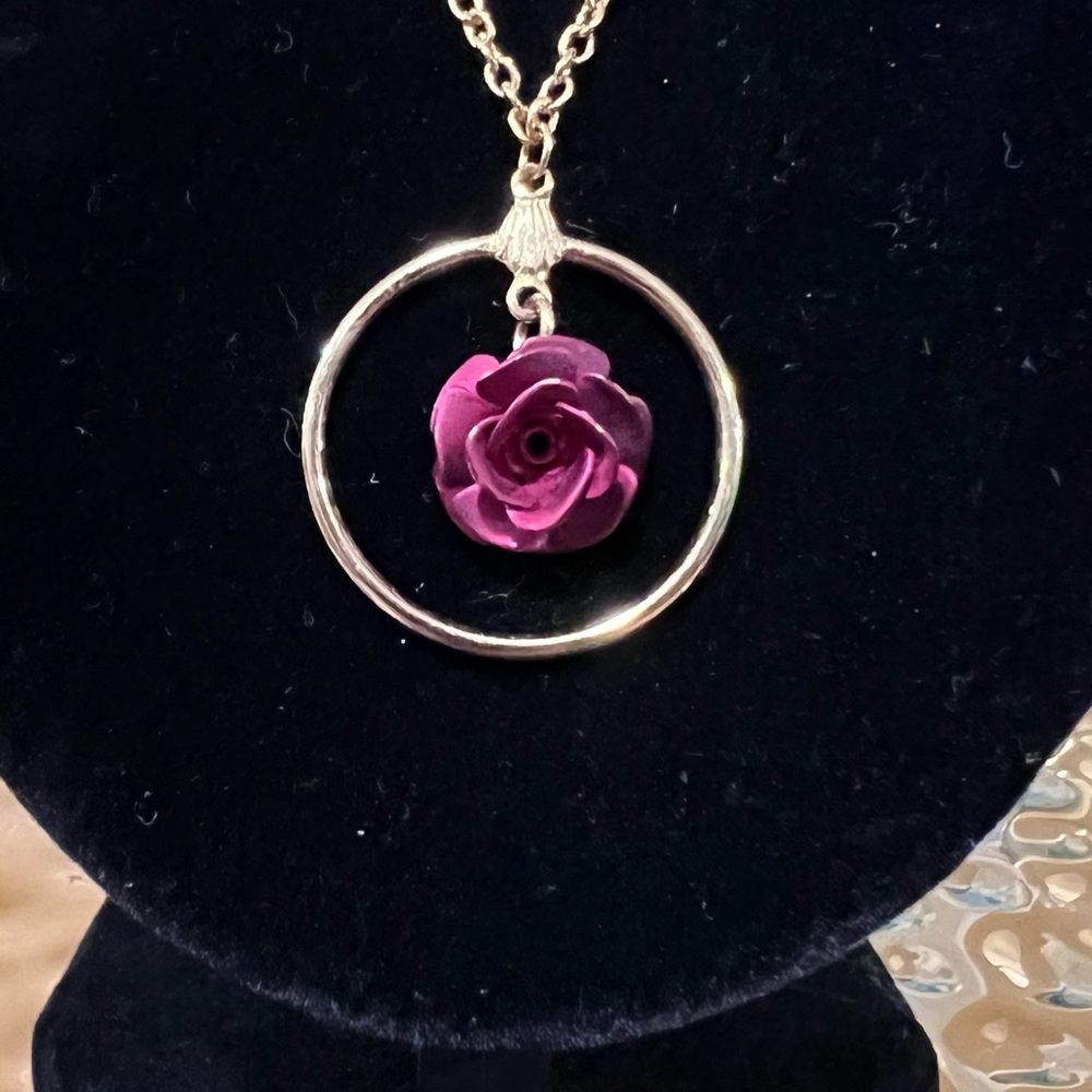 Vintage Gold tone Rose Flower Pendant Necklace